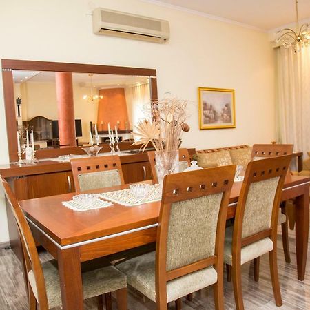 Veta'S Spacious Central Apartment 塞雷 外观 照片